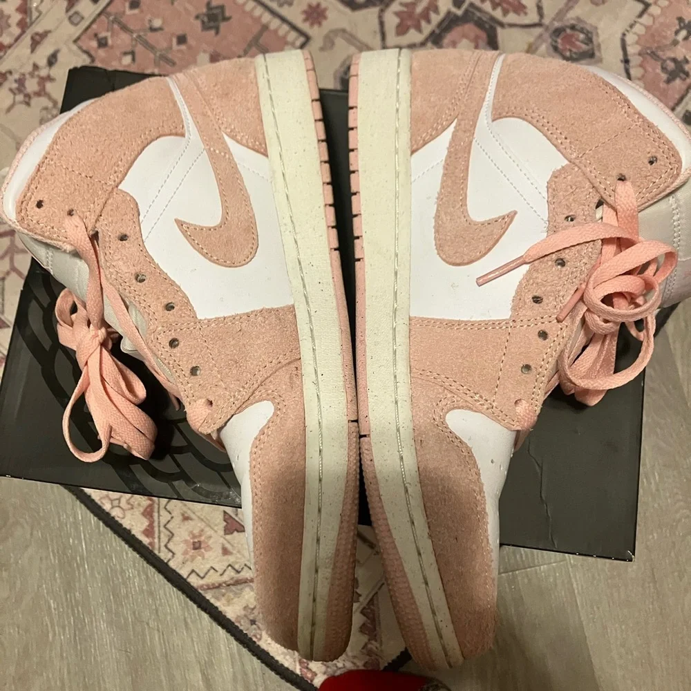 Jordan‎ Athletic Shoes in Peach and Cream